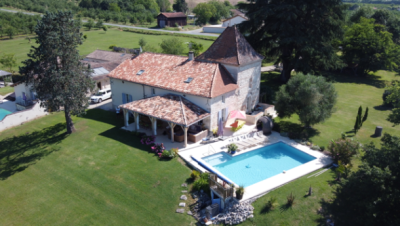 Manoir pool and terrace