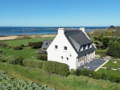 Waterfront real estate in Brittany with 180 degree panoramic sea view near Paimpol